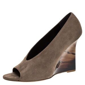Burberry Suede Reyard Wedge Pumps – Size 37.5 (Fits US 7)